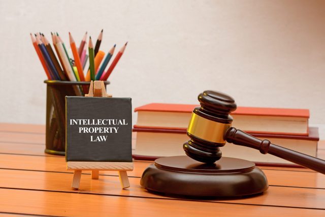 知財法務サービス（INTELLECTUAL PROPERTY LEGAL SERVICES）のイメージ